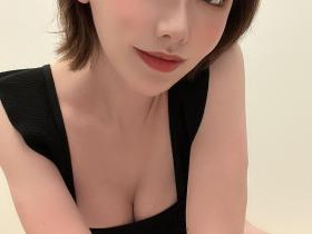 AV霸主深田えいみ(深田咏美)也要斜杠!拍片之余猛健身,巨乳细腰战力超强!