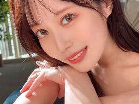 25岁纯欲感制服妹「天马唯」,「超光滑美腿曲线」把男同学都迷倒!