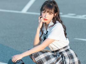 成语:声情并茂  拼音:shēng qíng bìng mào