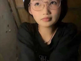 困困兔宿舍黑衣自慰万人求视频来了!文静乖巧的眼镜妹 私下却沉迷深夜黄播 淫靡场面属实颠覆众人三观!