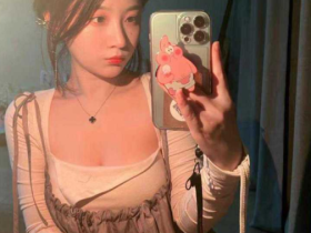 杭州亚运村纯爱战士 女友出轨被拍私照 友友发给男友进行羞辱 当场崩溃发疯 真是杀人诛心啊