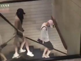 关晓彤和知名男星亲密搂抱,她和鹿晗的七年恋情要结束了?