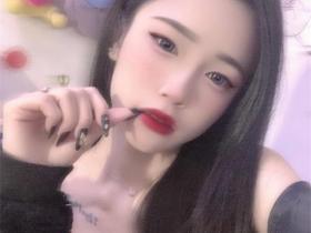 徐州高颜值反差女白领 与前男友自拍露脸的私密视频流出