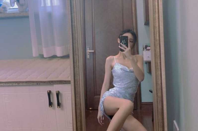 成都酒吧极品营销小妹喝酒就给上 身材颜值太销魂！-吃瓜网