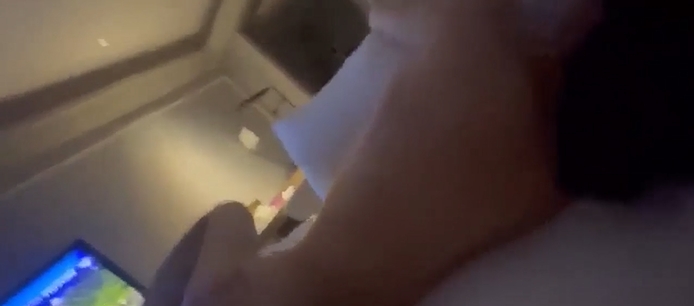 成都酒吧极品营销小妹喝酒就给上 身材颜值太销魂！-吃瓜网
