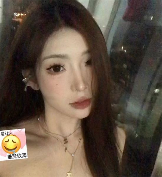 高颜值反差女主播VV星球 定制福利视图流出 展示完美身材-吃瓜网