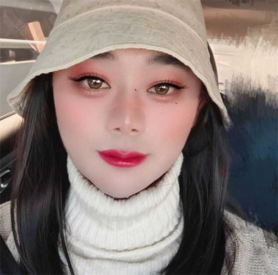 快手网红郑丹丹的丹 情人节约会聊天记录与视频被曝 自嘲老公短小难满足-吃瓜网