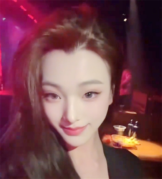 抖音网红leelee老师 与金主私密视频曝光 硕大的胸脯耐打的颜值超反差-吃瓜网