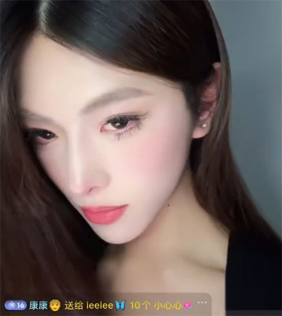 抖音网红leelee老师 与金主私密视频曝光 硕大的胸脯耐打的颜值超反差-吃瓜网
