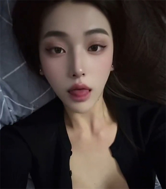 抖音网红leelee老师 与金主私密视频曝光 硕大的胸脯耐打的颜值超反差-吃瓜网