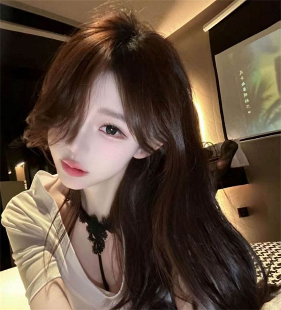 长腿高颜值女神私拍流出 蜂腰巨乳的极品身材被金主疯狂打桩-吃瓜网