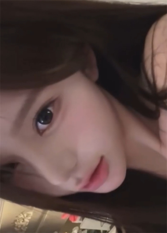 长腿高颜值女神私拍流出 蜂腰巨乳的极品身材被金主疯狂打桩-吃瓜网