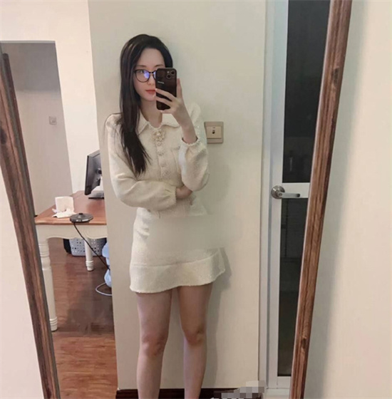 瓜友分享反差眼镜妹 十个眼镜九个骚还有一个特别骚-吃瓜网