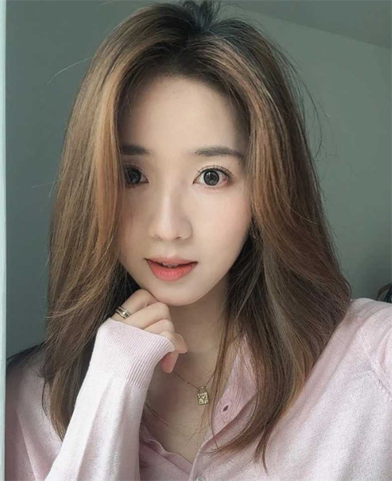 成都渣女出轨被男友当街爆光 爱恋5年女友竟是欲女 出轨视频流出-吃瓜网