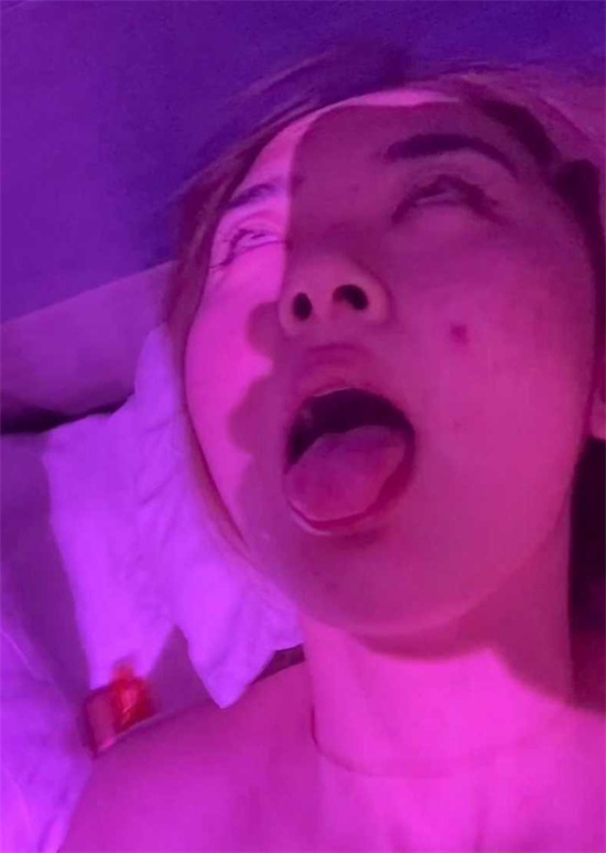 南昌极致反差妹 约会出轨被男友曝光 酒店激战爽到失控尖叫翻白眼-吃瓜网