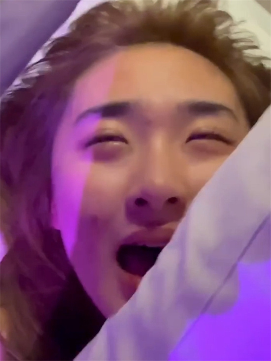 南昌极致反差妹 约会出轨被男友曝光 酒店激战爽到失控尖叫翻白眼-吃瓜网