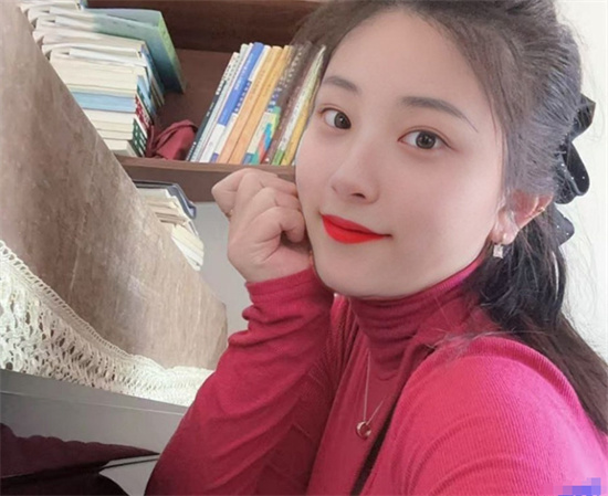 怀化女老师表面端庄背地反差 被甩后露脸约会视频被当福利流出-吃瓜网