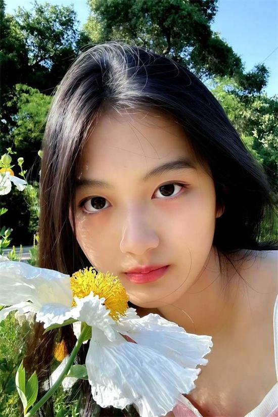 女大学生私拍泄密 酒店激战视频遭男友泄密 校园网都传疯了！-吃瓜网
