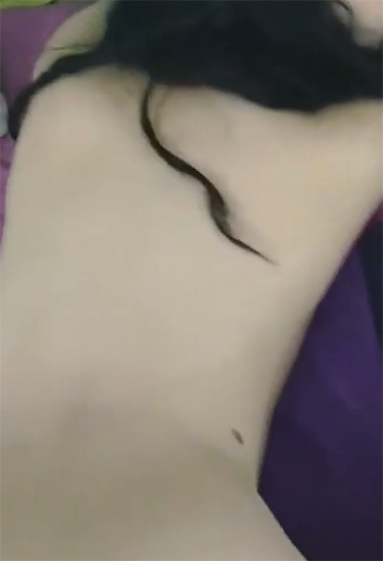 贵州97年小少妇 裸贷1.4万肉偿视频流出 戴眼罩手铐调教 玩跳蛋画面刺激无比-吃瓜网