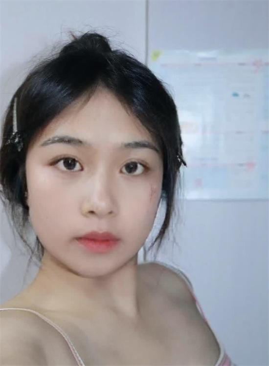 云南某大学研一女生 私密视频曝光 撅翘臀被后入输出高潮迭起 魅魔纹身骚劲爆棚！-吃瓜网