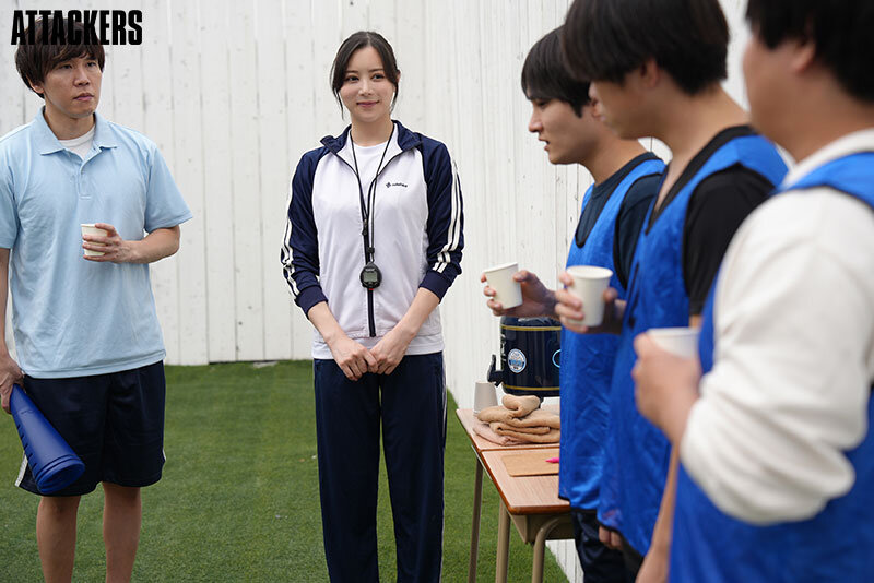 夏の合宿期間中、絶倫生徒の性処理係をさせられた白峰先生 白峰ミウ 7