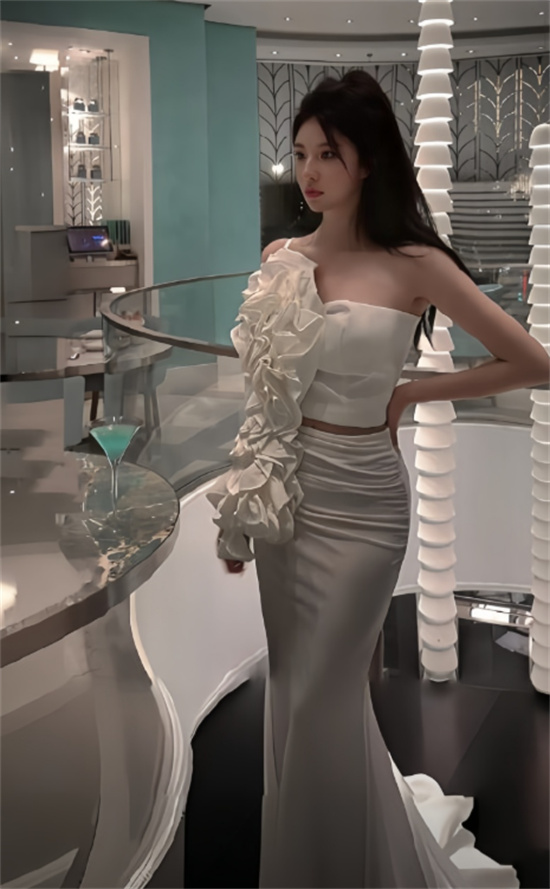 抖音上海名媛Wasasa 私密视频泄密 车震与金主在酒店激情 极度刺激诱惑！-吃瓜网