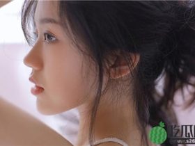 打扑克牌剧烈运动的视频免费:可以随时随地看高清大片APP