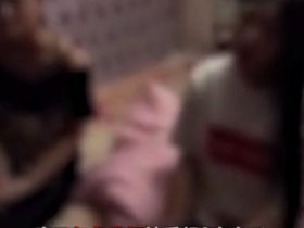 【尴尬】妻子回家发现老公带2名美女在狂嗨?