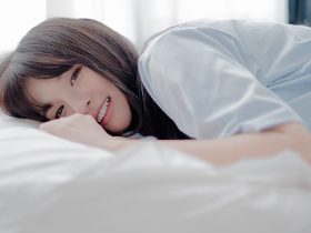 成语:明明白白  拼音:míng míng bái bái