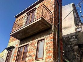 被称为“世上最窄房屋”、“怨恨之屋”名号的屋子仅3英尺宽，起屋背后故事曝