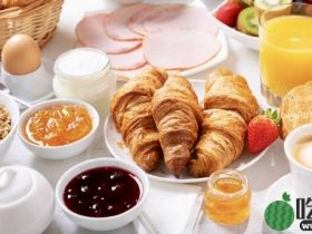 自助餐陷阱︱微生物学家提醒留意一类食物，“如细菌繁殖场”