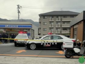 日本广岛便利店发生随机斩人案,老翁持刀冲入砍伤2女子