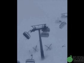 滑雪缆车9米高空遭狂风抛荡如海盗船，游客跌出缆车画面疯传