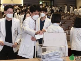 韩国政府开始暂停医生执照,19间医学院教授集体呈辞