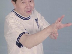萧亮传逝世丨80年代屡为经典广告录旁白!一句“无线电视翡翠台”成港人集体回忆