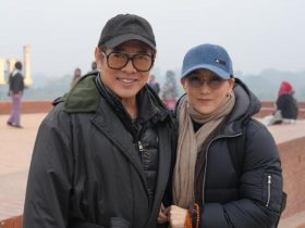 李连杰62岁爱妻利智近照罕曝光!1月流出相暴瘦似男人