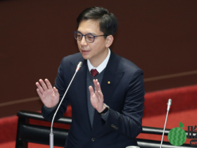 陈建仁将卸任突变战狼? 牛煦庭呛:你不是“圣战士”