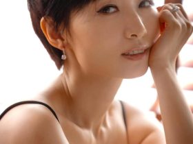 40岁华姐突剃头？重返巅峰晒喷血写真，台媒封“港版林志玲”