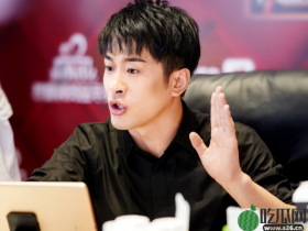 网红辛巴再次嘲讽外站：有本事开会别放屏幕上