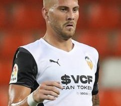 明星档案:拉契奇(2022卡塔尔世界杯塞尔维亚队中场队员)个人资料