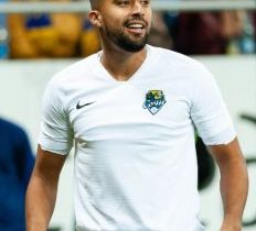 明星档案:克里斯蒂安-诺博亚(2022卡塔尔世界杯厄瓜多尔队中场队员)个人资料