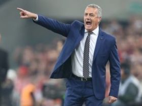 明星档案:古斯特沃.阿尔法罗(2022卡塔尔世界杯厄瓜多尔队主教练)个人资料