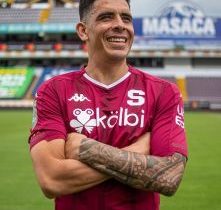 明星档案：阿克斯塔（2022卡塔尔世界杯哥斯达黎加队后卫队员）个人资料