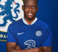 明星档案:扎卡里亚(2022卡塔尔世界杯瑞士队中场队员)个人资料