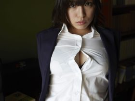 女模档案:辻柚音(つじ ゆね)