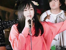 辛巴手下女艺人,账号突然惨遭平台永久封禁