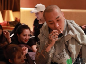 网红李耀阳爆料:某圈内大哥,三个媳妇!真乱