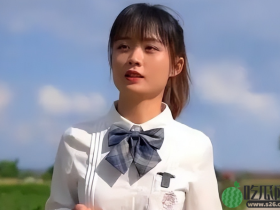 网红严素做芭蕉花焖肉,穿2千元T恤砍芭蕉树
