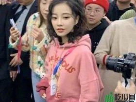 冯提莫照片被疯传,10岁女孩都比你高 ?