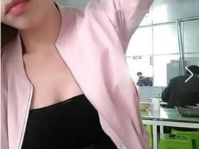 无法直视!女主播楠楠户外树林野战